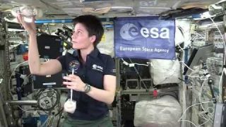 Barycentric balls in space – classroom demonstration video, VP07b