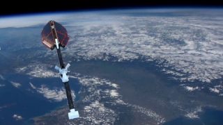 (French) ESA’s Earth Observation Programmes: an introduction