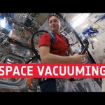 Space vacuuming in 360º | Cosmic Kiss