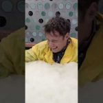 😱 Giant Super Absorbent Gel Experiment 👀