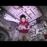 Filastrocche dallo spazio: Samantha legge “Il pianeta di cioccolato”